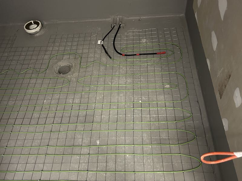 In-screed electric heating installation photo 4